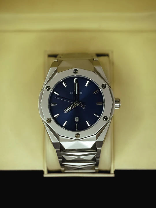 HUBL Analog watch