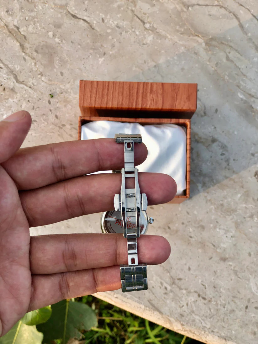 FALEDA Premium Decent Woman Watch