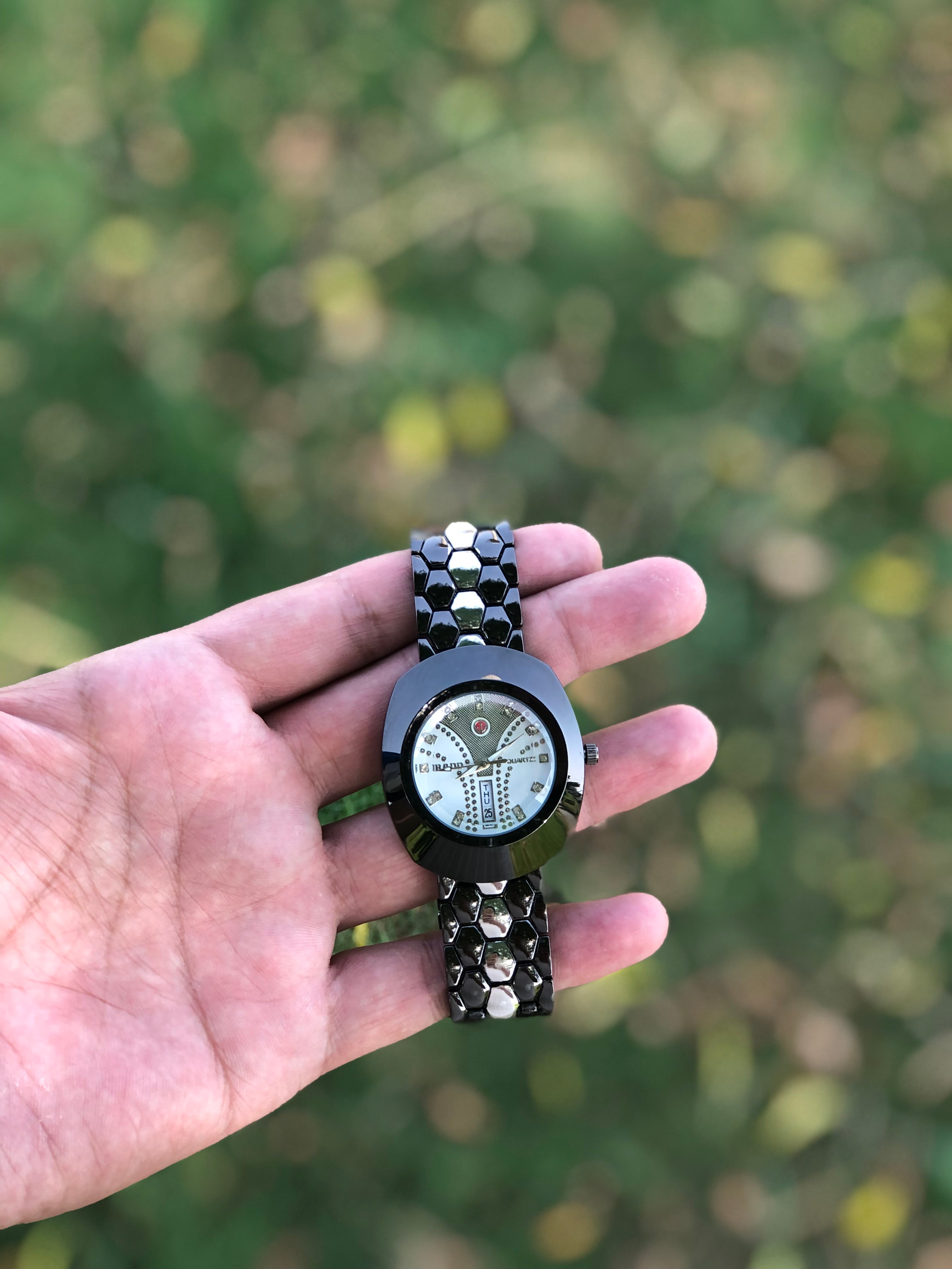 Black Simple Decent Watch (Date,Day Display)
