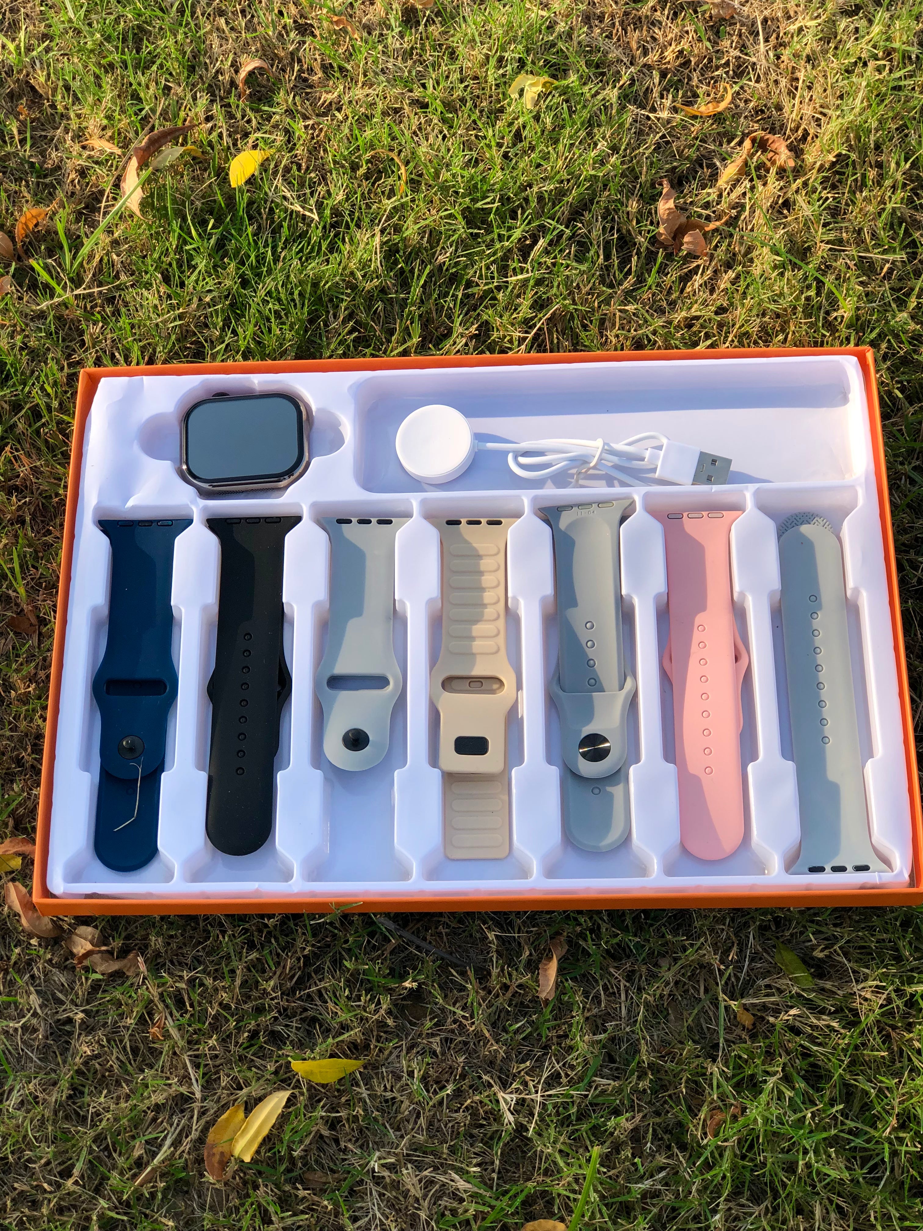 PREMIUM LATEST DECENT SERIES 10 WATCH WITH 7 BEAUTIFUL STRAPS