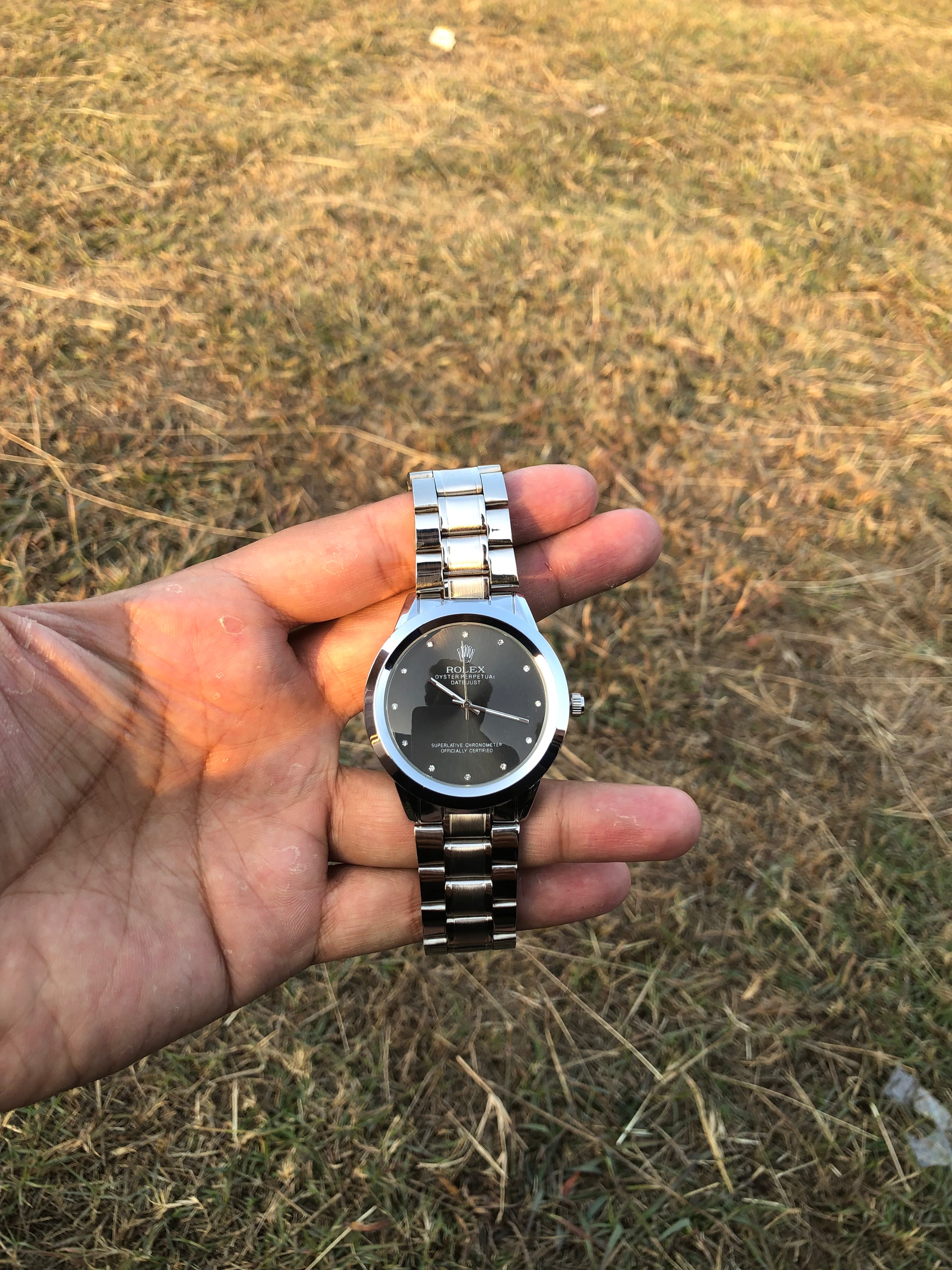 LATEST DECENT SIMPLE WATCH