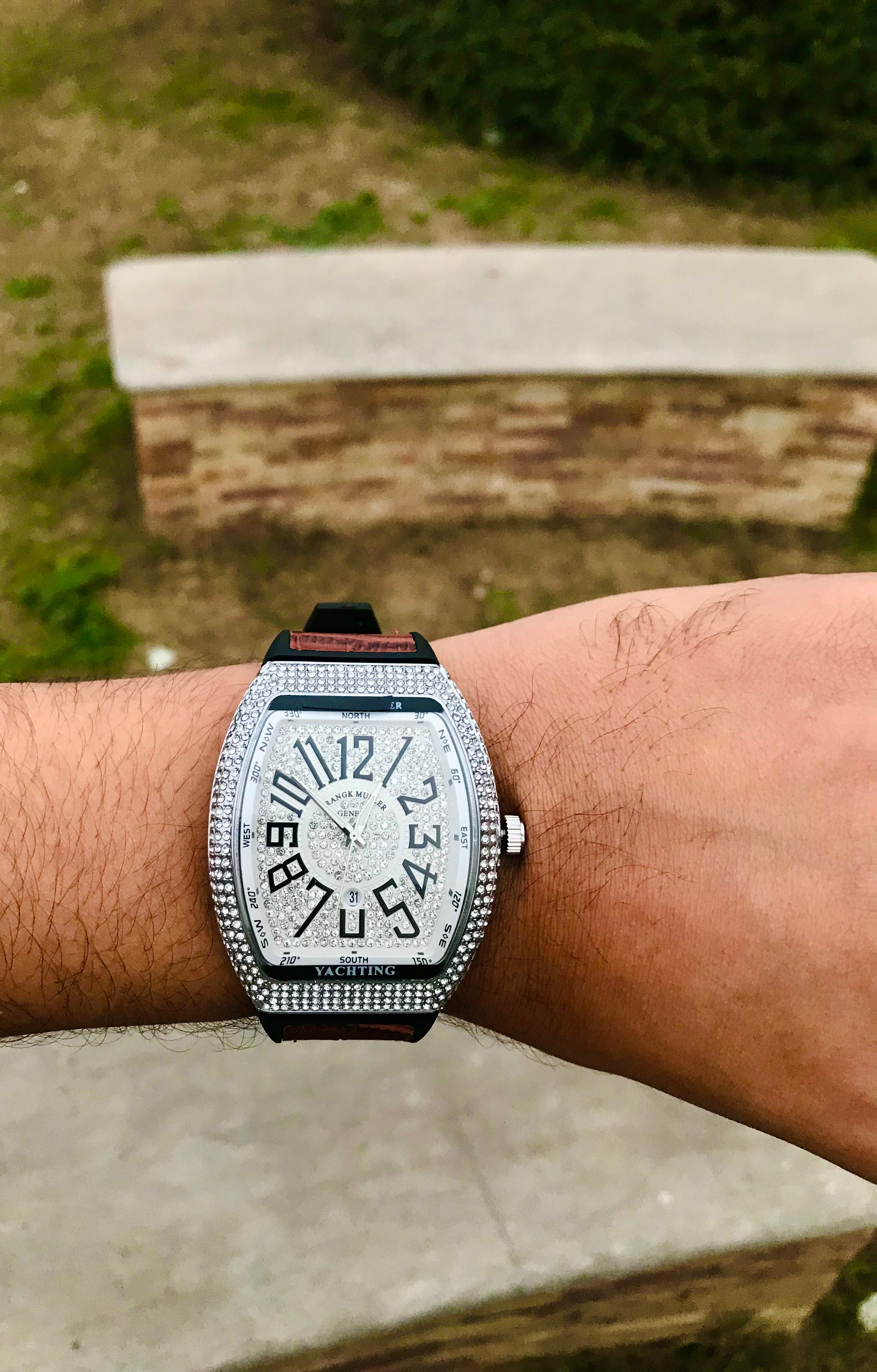 FM PREMIUM & LUXURY WATCH